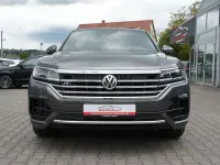Gebraucht VW Touareg R-line 231 PS (169 kW) 2019 Quarzitgrau (metallic) SUV
