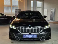 Gebraucht BMW 520 M Sport 197 PS (144 kW) 2025 Black sapphire metallic Kombi