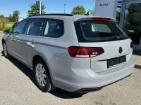 Gebraucht VW Passat 150 PS (110 kW) 2022 Mondsteingrau Kombi