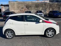 Gebraucht Toyota Aygo 69 PS (50 kW) 2017 Weiß Kleinwagen