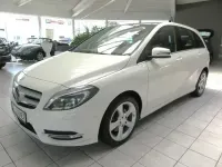 Gebraucht Mercedes B200 156 PS (114 kW) 2014 Weiß Kleinwagen