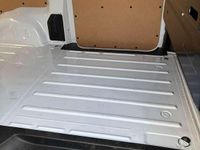 Gebraucht Peugeot Expert 144 PS (105 kW) 2024 Weiß Van