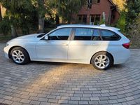 Gebraucht BMW 318 150 PS (110 kW) 2015 Weiß Kombi