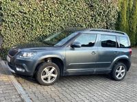 Gebraucht Skoda Yeti Elegance 110 PS (80 kW) 2015 Grau SUV