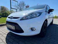 Usata Ford Fiesta Trend 82 CV (60 kW) 2012 Bianco Utilitaria