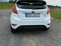 Gebraucht Ford Fiesta 81 PS (59 kW) 2009 Weiß Kleinwagen
