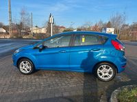 Gebraucht Ford Fiesta 101 PS (74 kW) 2013 Blau Kleinwagen