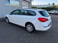 Gebraucht Opel Astra Selection 110 PS (80 kW) 2011 Weiß Kombi