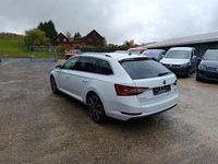 Gebraucht Skoda Superb Style 190 PS (139 kW) 2016 Weiß Kombi