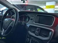 Gebraucht Volvo V40 CC Momentum 190 PS (139 kW) 2016 Grau Kombi