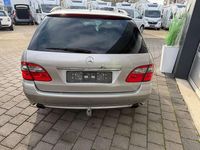 Gebraucht Mercedes E200 184 PS (135 kW) 2007 Cubanitsilber  metallic Kombi