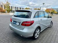 Gebraucht Mercedes B180 122 PS (89 kW) 2015 Silber Van / Kleinbus