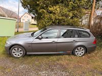Gebraucht BMW 318 143 PS (105 kW) 2009 Grau Kombi
