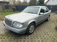 Brugt Mercedes E220 150 HK (110 kW) 1994 Sølv Sedan