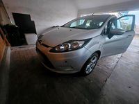 Gebraucht Ford Fiesta 60 PS (44 kW) 2009 Silber Kleinwagen