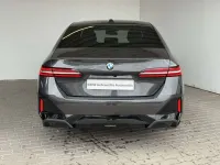 Gebraucht BMW 520 M Sport 197 PS (144 kW) 2024 Grau Limousine