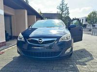 Second-hand Opel Astra 75 CP (55 kW) 2011 Albastru Hatchback