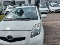 Gebraucht Toyota Yaris 69 PS (50 kW) 2009 Weiß Kleinwagen