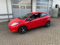 Gebraucht Ford Fiesta Trend 60 PS (44 kW) 2009 Rot Kleinwagen