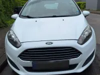 Gebraucht Ford Fiesta 95 PS (69 kW) 2012 Weiß Kleinwagen