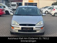 Begagnad Ford Focus Ambiente 101 HK (74 kW) 2000 Silver Sedan