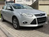 Gebraucht Ford Focus Trend 125 PS (91 kW) 2013 Silber Limousine