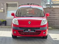 Gebraucht Renault Kangoo Happy Family 90 PS (66 kW) 2010 Hellrot Van / Kleinbus