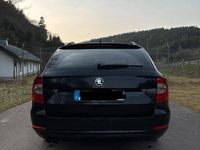 Gebraucht Skoda Superb 170 PS (125 kW) 2015 Schwarz Kombi