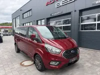 Gebraucht Ford Tourneo Titanium 131 PS (96 kW) 2021 Rot Van / Kleinbus