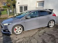 Gebraucht Ford Focus 250 PS (183 kW) 2015 Grau Limousine