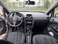 Używany Opel Corsa Selection 69 KM (50 kW) 2010 Biały Hatchback