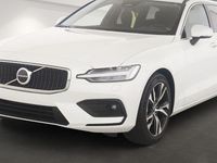 Gebraucht Volvo V60 Core 197 PS (144 kW) 2024 Crystal white pearl / metallic Kombi