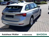 Gebraucht Skoda Octavia Ambition 116 PS (85 kW) 2022 Brillantsilber Kombi