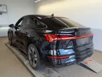 Gebraucht Audi Q8 Sportback e-tron Advanced Plus 250 kW (340 PS) 2024 Mythosschwarz metallic SUV