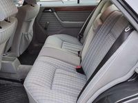 Gebraucht Mercedes E200 118 PS (86 kW) 1992 Limousine