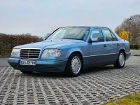 Gebraucht Mercedes E220 150 PS (110 kW) 1993 Blau Limousine