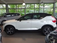 gebraucht Volvo XC40 R Design T3 FWD - Panorama,ACC,AHK schw.