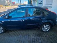 Gebraucht Ford Focus Ghia 101 PS (74 kW) 2005 Blau Limousine