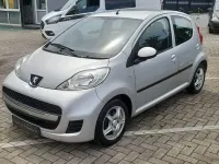 Gebraucht Peugeot 107 68 PS (50 kW) 2012 Silber Kleinwagen