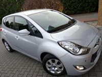 Gebraucht Hyundai ix20 125 PS (91 kW) 2011 Silber Kleinwagen