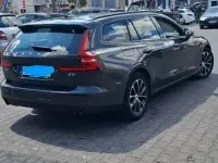 Gebraucht Volvo V60 Momentum 163 PS (119 kW) 2021 Kombi