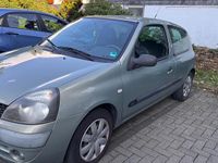 Second-hand Renault Clio II 2002 Verde Berlinǎ