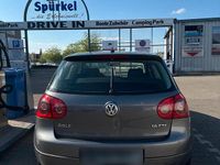 Second-hand VW Golf 116 CP (85 kW) 2006 Gri Coupe