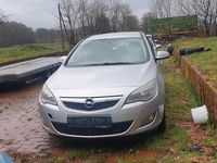 Gebraucht Opel Astra 110 PS (80 kW) 2012 Silber Limousine