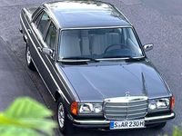 Gebraucht Mercedes E230 136 PS (100 kW) 1982 Grau Limousine