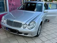 Gebraucht Mercedes E200 163 PS (119 kW) 2002 Silber Limousine
