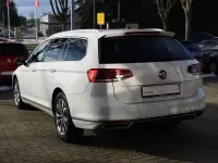 Gebraucht VW Passat 200 PS (147 kW) 2021 Pureweiss Kombi