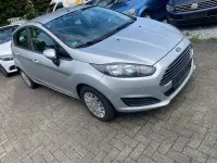 Gebraucht Ford Fiesta Trend 95 PS (69 kW) 2015 Polarsilber metallic Kleinwagen