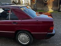 Gebraucht Mercedes 190 126 PS (92 kW) 1992 Andere farben Limousine
