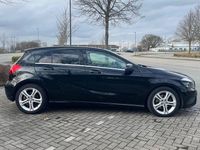 Gebraucht Mercedes A180 122 PS (89 kW) 2013 Schwarz Limousine